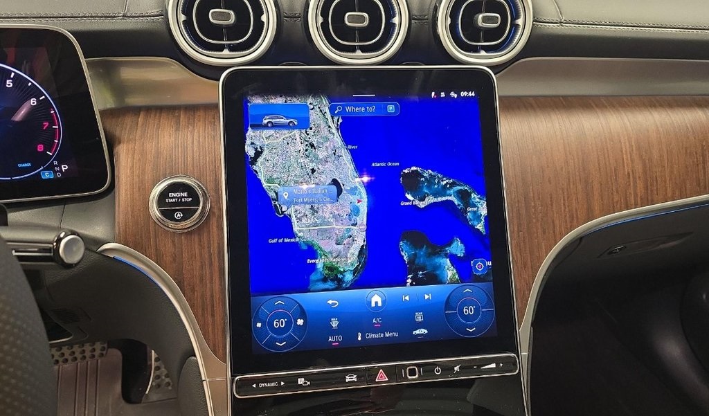 2025 Mercedes Benz GLC 300 4MATIC photo 11