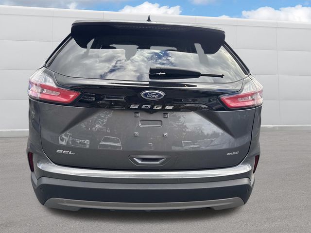 2024 Ford Edge SEL photo 2