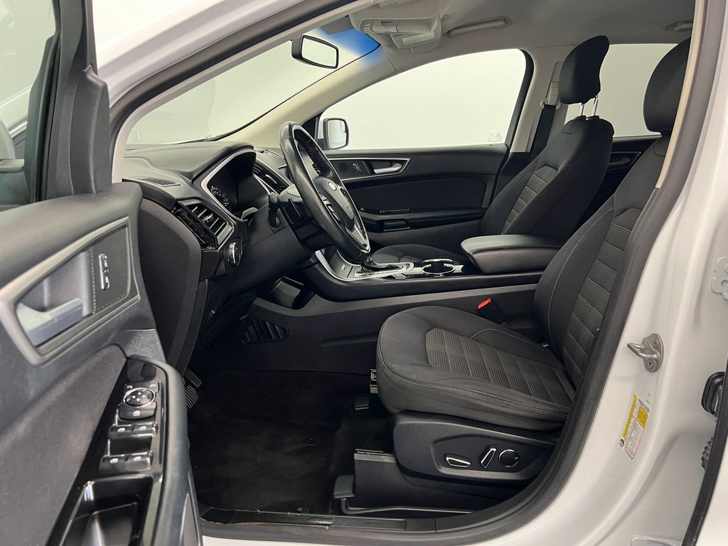 2016 Ford Edge SEL photo 4