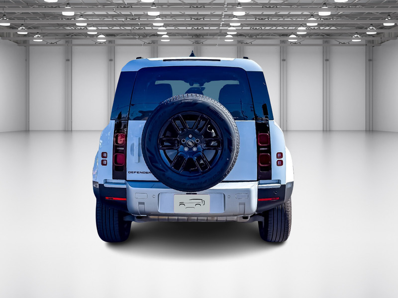 2025 Land Rover Defender 110 S photo 2