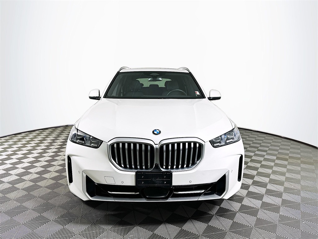 Used 2024 Mineral White Metallic BMW xDrive40i image 2