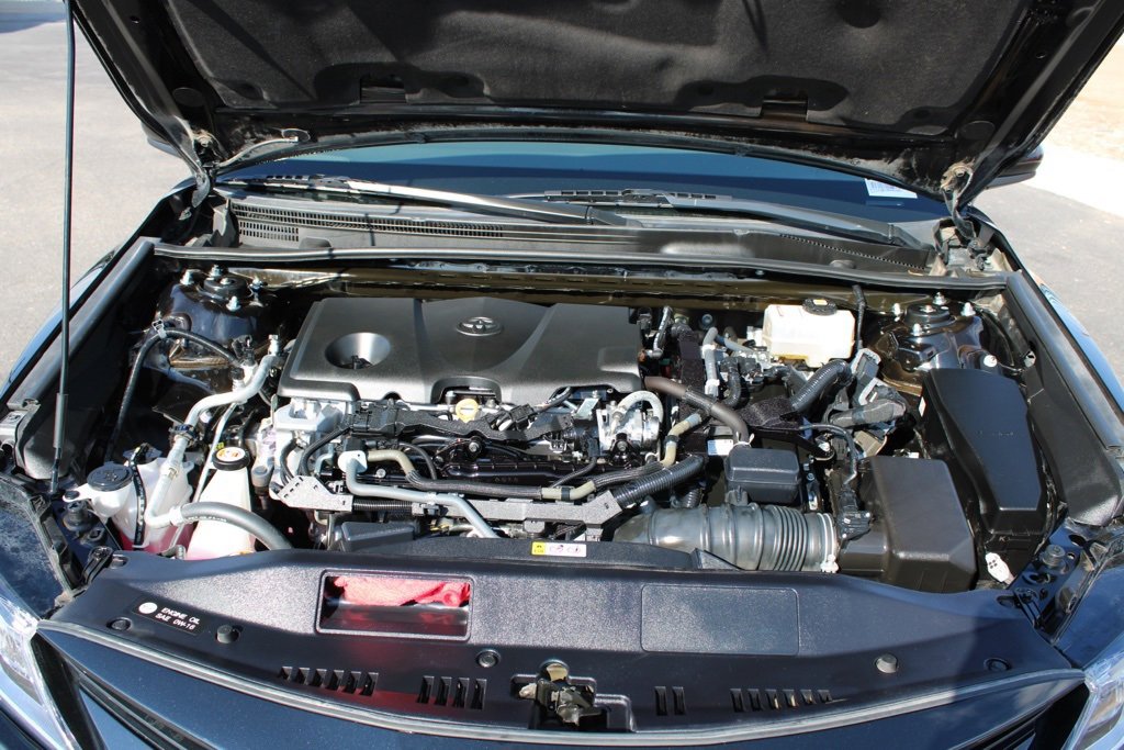2022 Toyota Camry Hybrid LE photo 3
