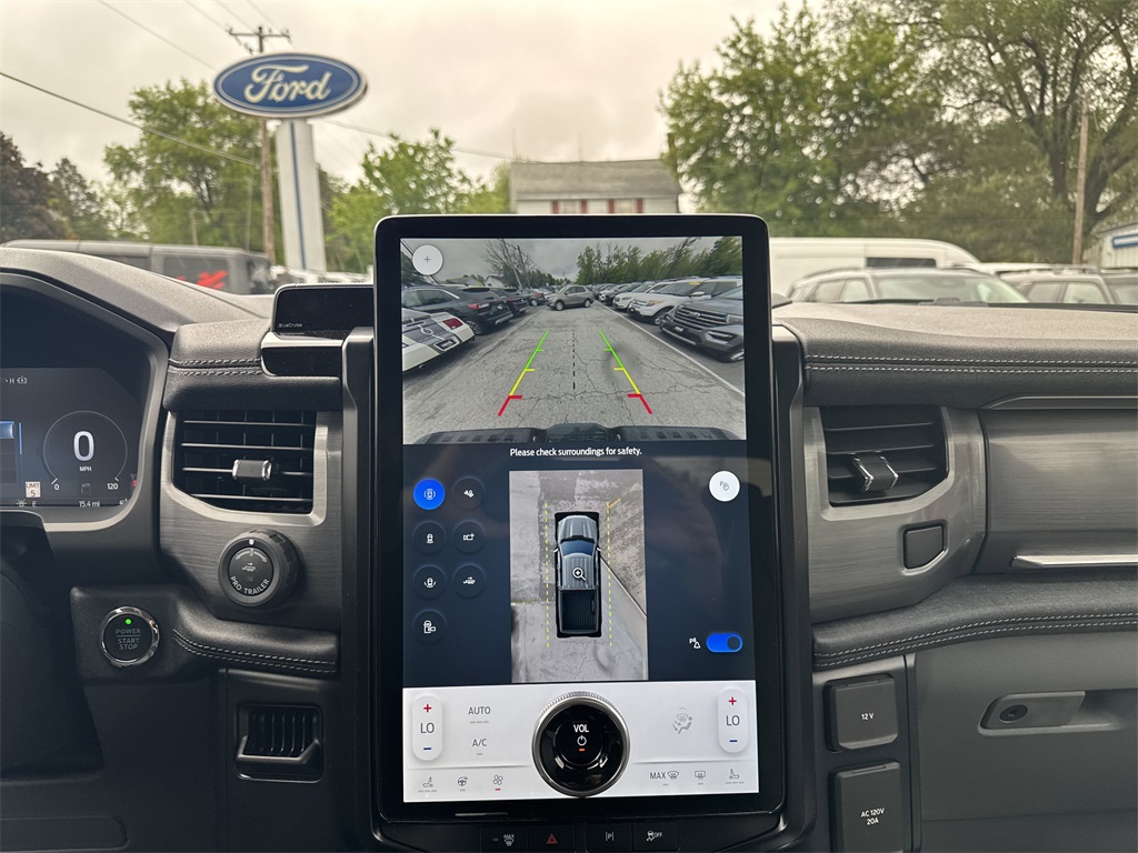 2025 Ford F-150 Lightning photo 30