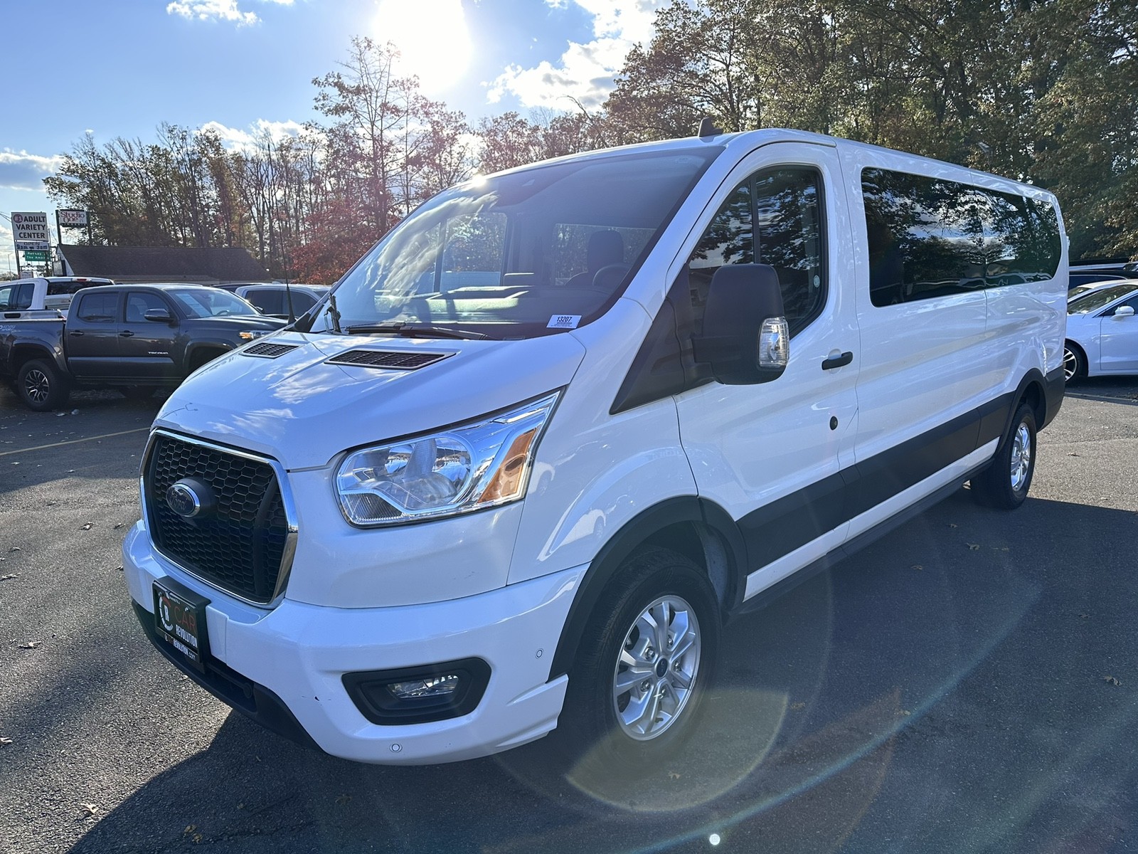 2021 Ford Transit Passenger XLT photo 4