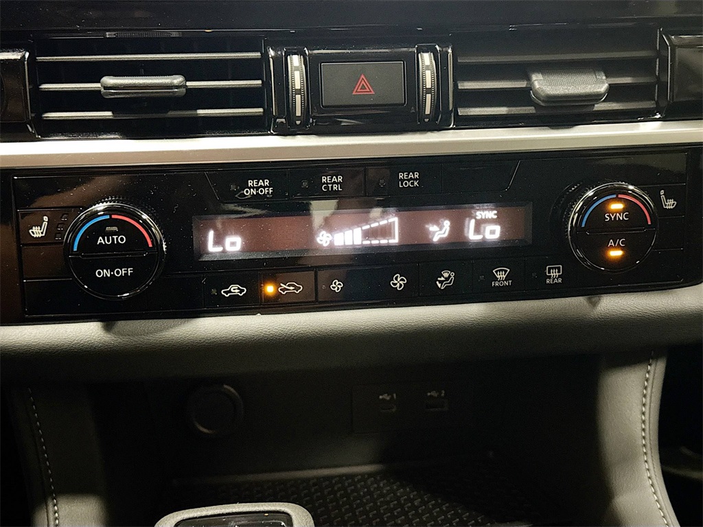 2025 Nissan Pathfinder SV photo 31