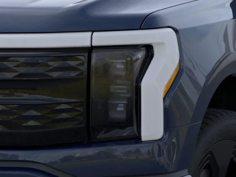 2025 Ford F-150 Lightning Platinum photo 18