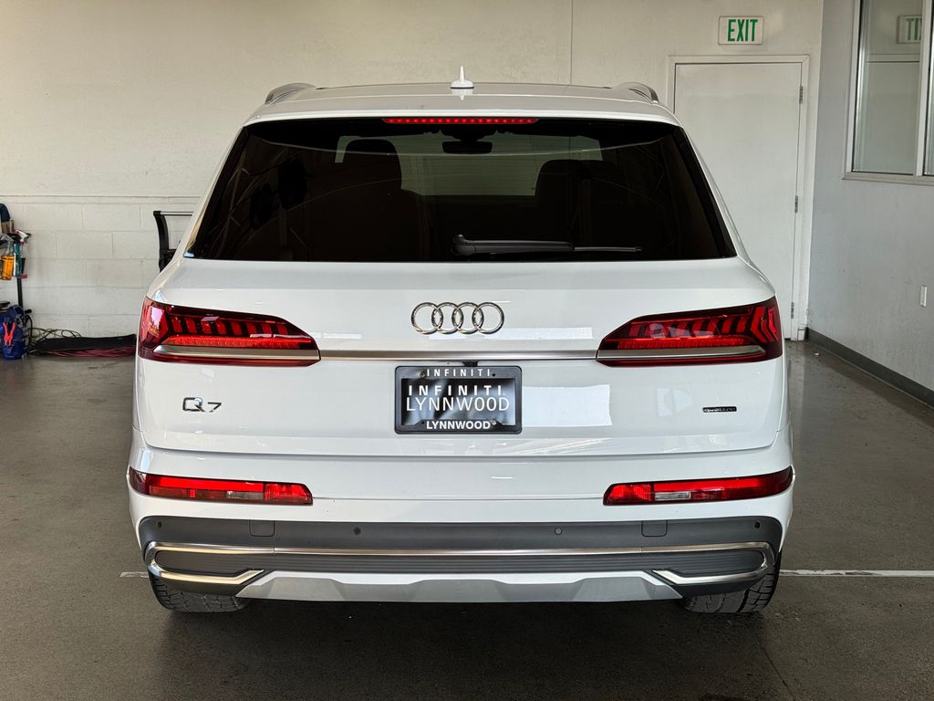 2022 Audi Q7 55 Premium Plus photo 5
