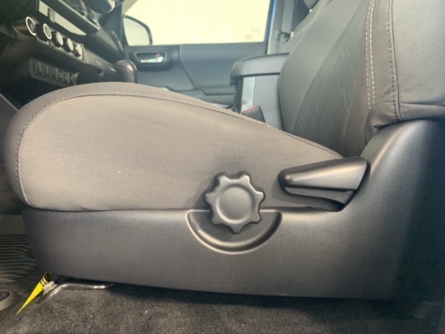 2018 Toyota Tacoma TRD Sport 4x4 Access Cab photo 19