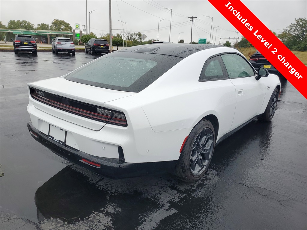 2025 Dodge Charger R/T photo 3