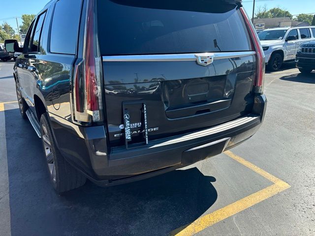 2016 Cadillac Escalade Premium photo 5