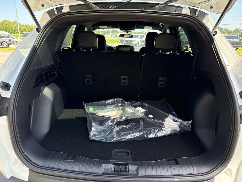 2025 Ford Escape ST-Line photo 5