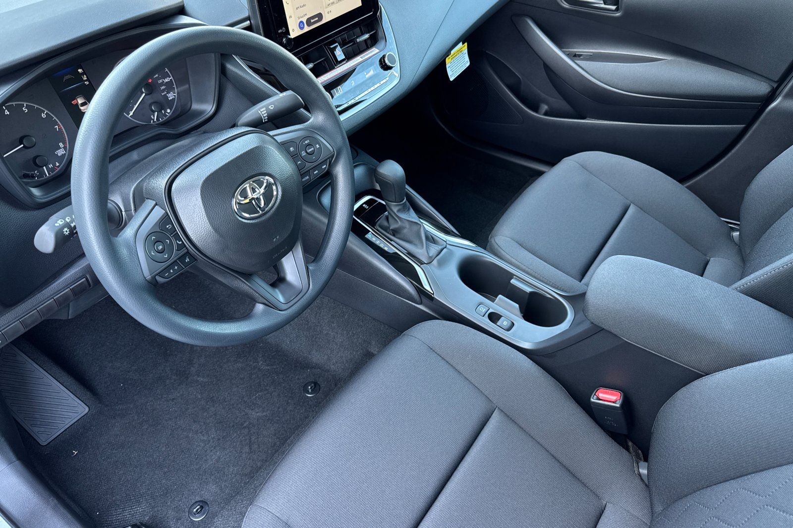 2025 Toyota Corolla LE photo 12