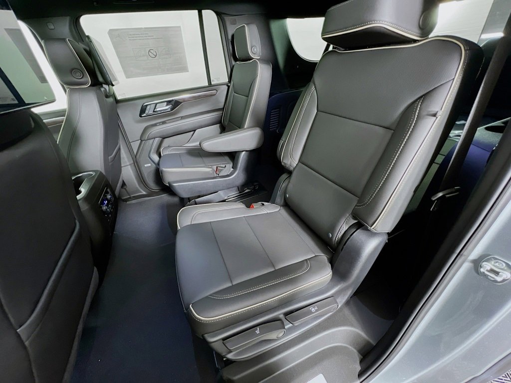 2025 Chevrolet Suburban Premier photo 22