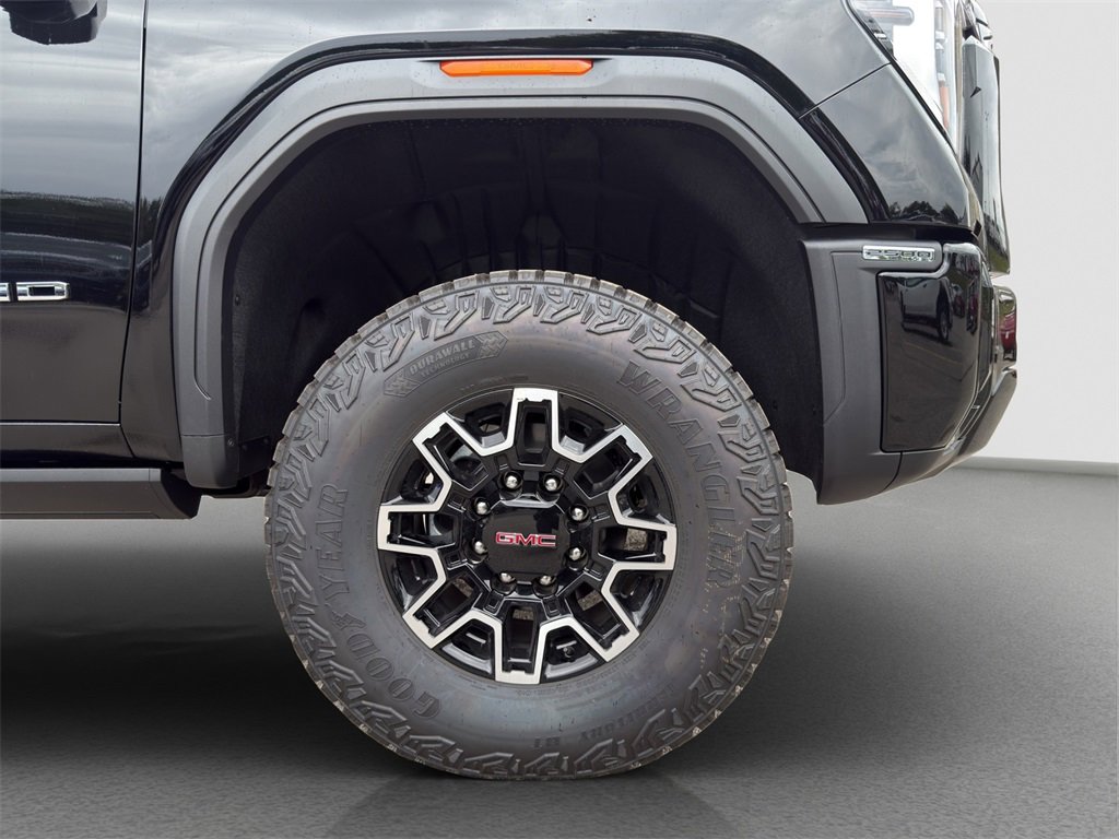 2026 Gmc Sierra HD AT4X photo 2