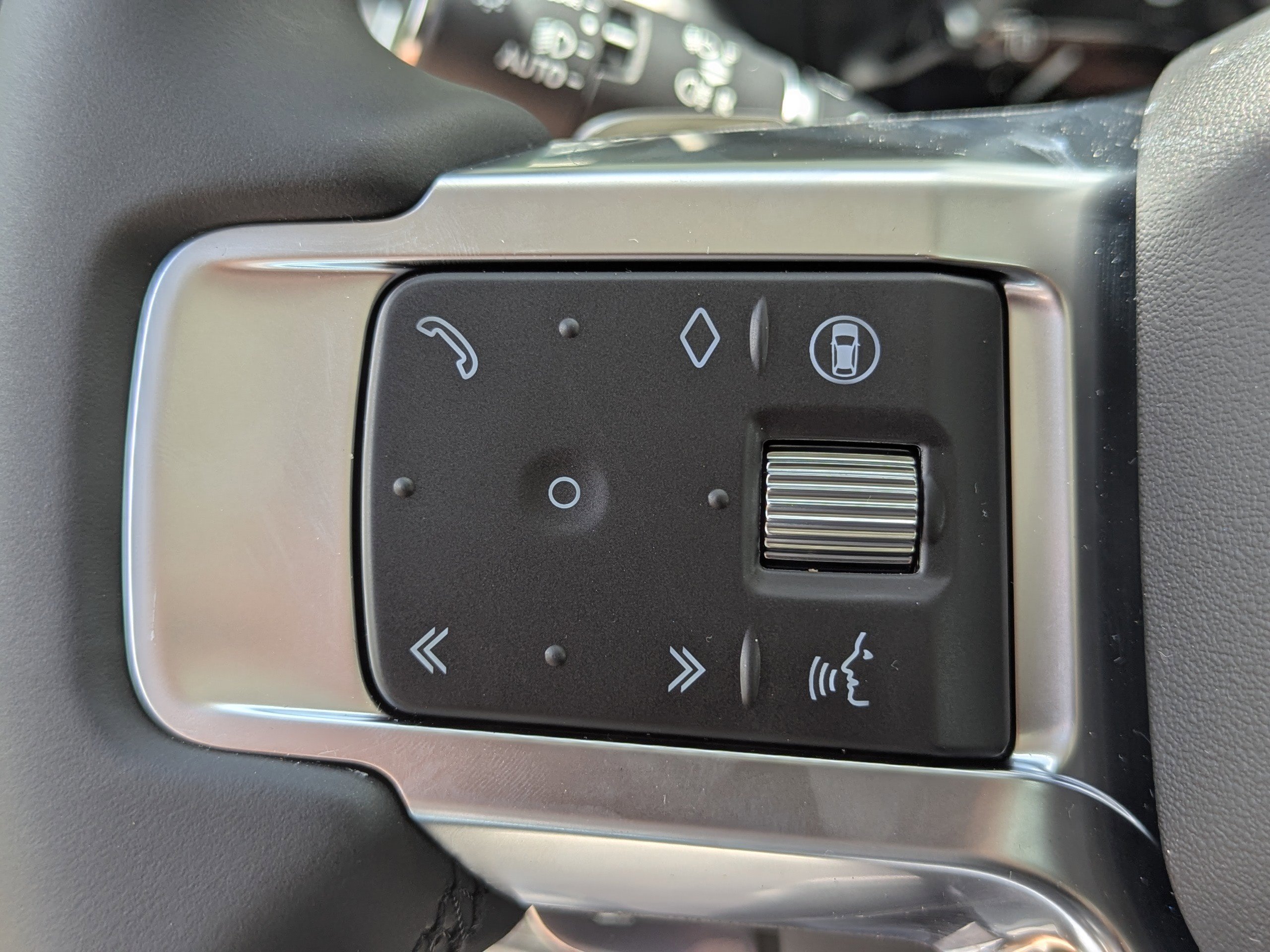 2025 Land Rover Discovery S photo 30