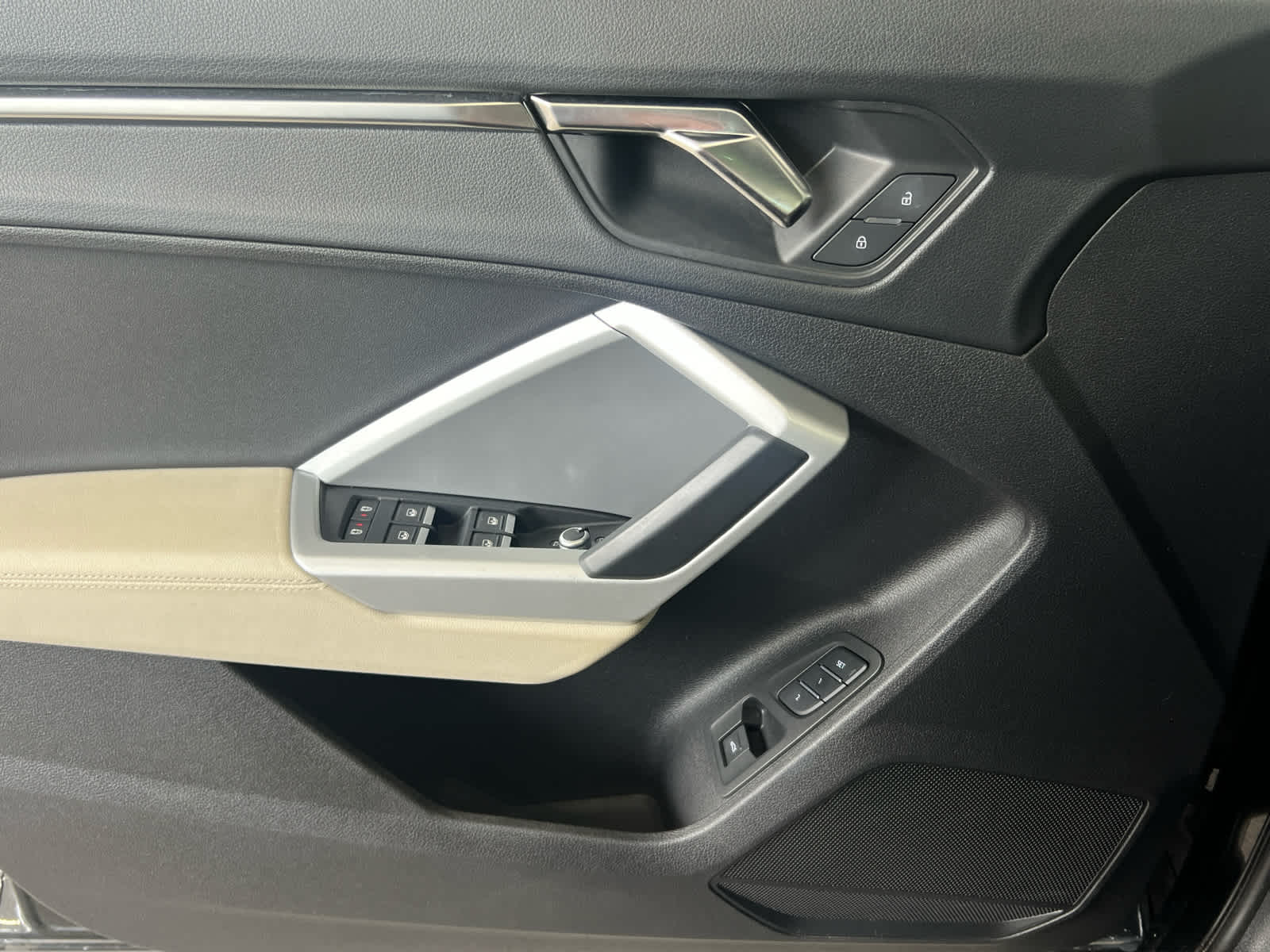 2022 Audi Q3 S line Premium photo 19
