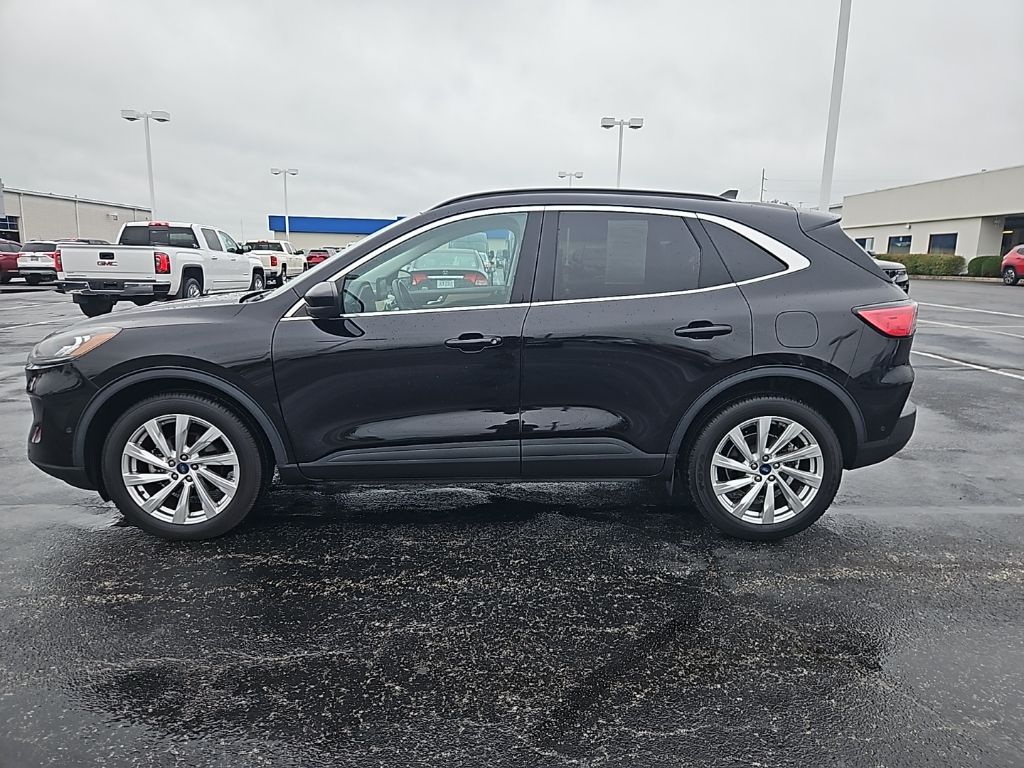 2022 Ford Escape Titanium photo 2