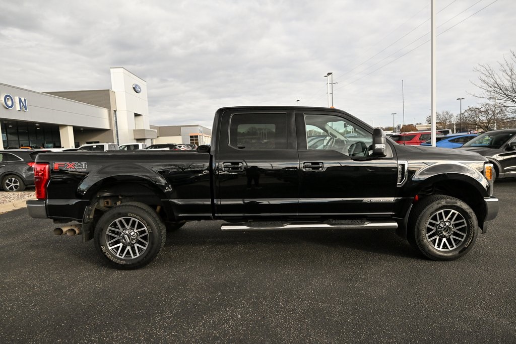2017 Ford F-250 Lariat photo 2