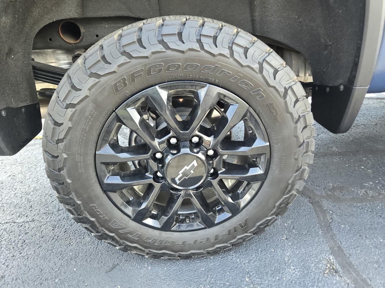 2025 Chevrolet Silverado 2500HD LT photo 36