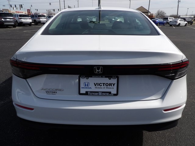 2025 Honda Accord LX photo 6