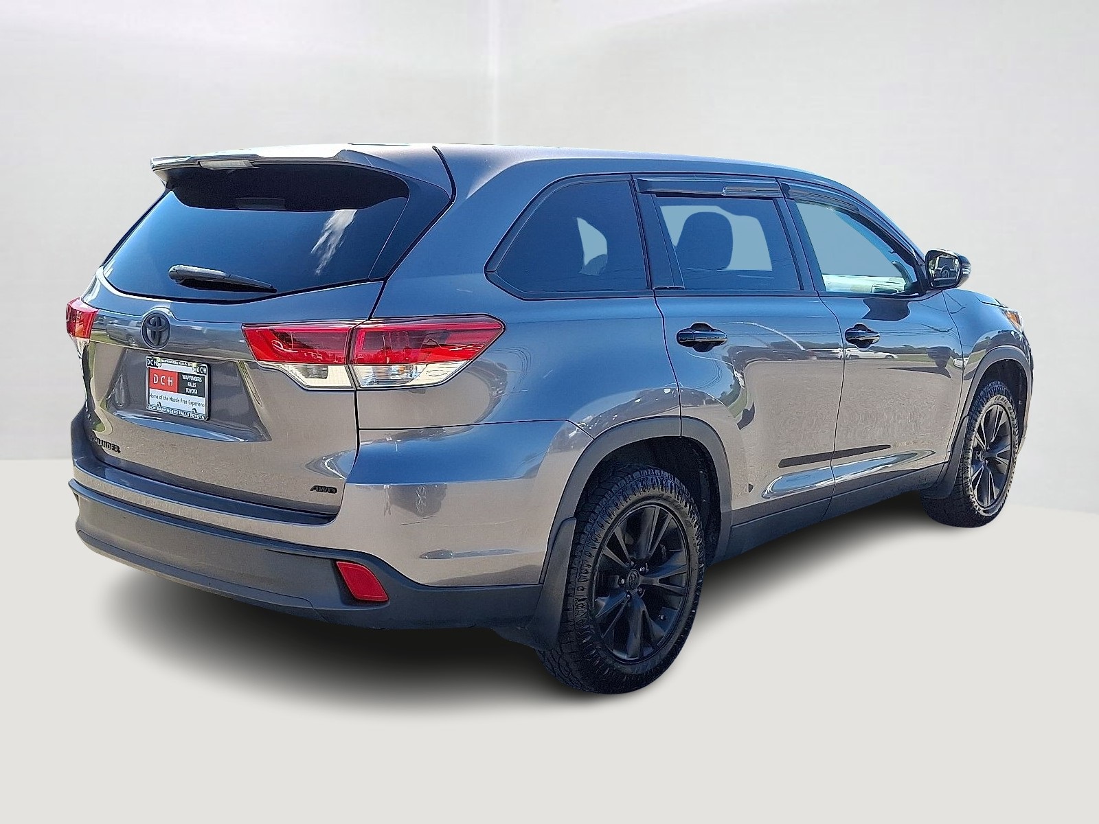 2019 Toyota Highlander LE photo 4