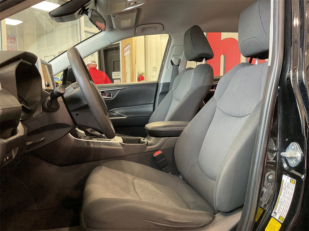 2023 Toyota RAV4 XLE photo 11