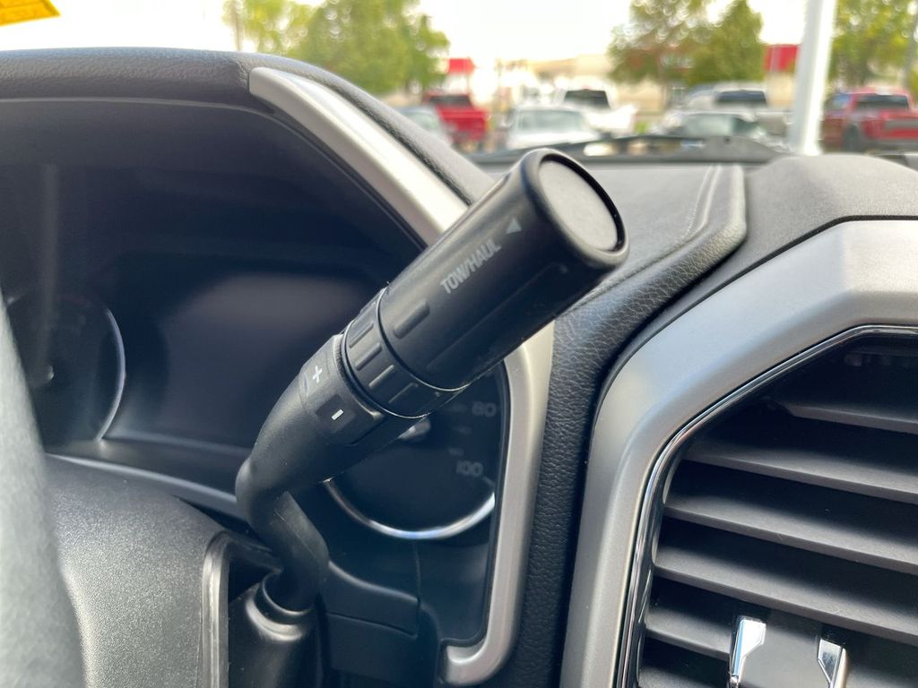 2019 Ford F-350 Lariat photo 19
