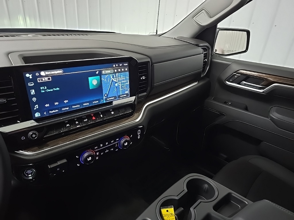 2025 Chevrolet Silverado 1500 LT photo 24