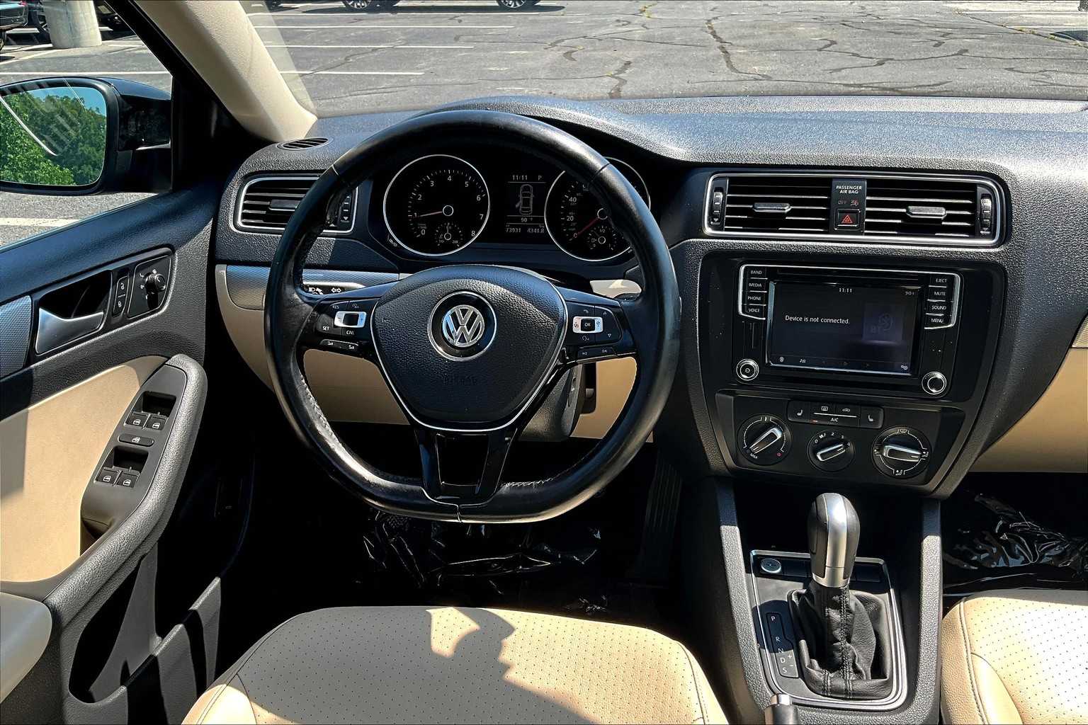 2017 Volkswagen Jetta 1.4T SE photo 4