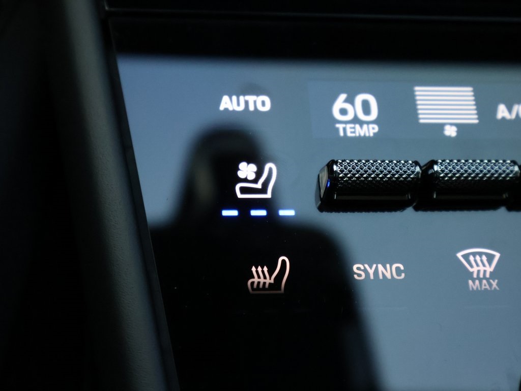 2024 Porsche Cayenne E-Hybrid Coupe Turbo photo 21