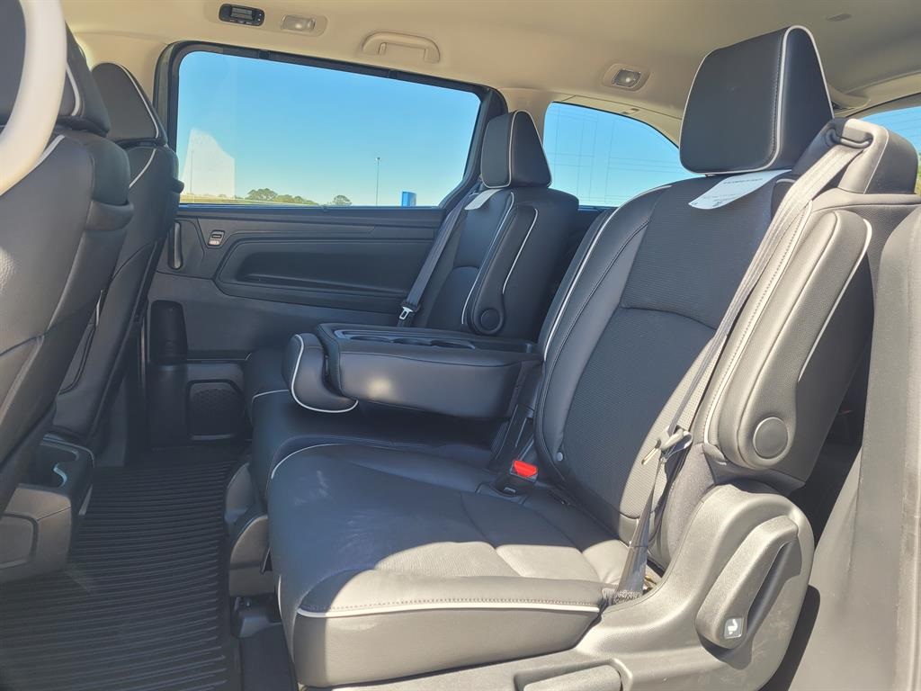 2026 Honda Odyssey Elite photo 14