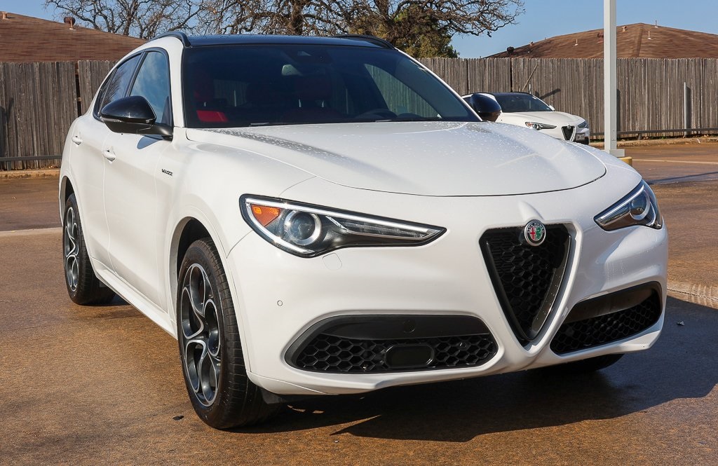 2022 Alfa Romeo Stelvio Ti Veloce's photo
