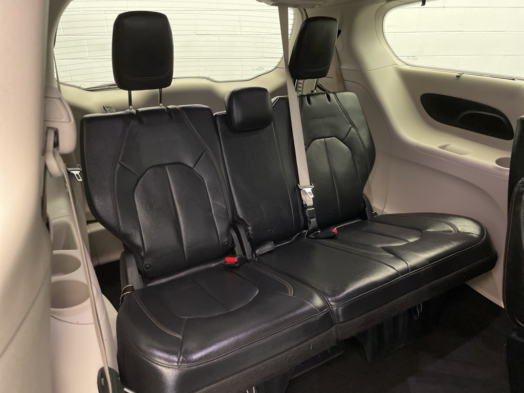2020 Chrysler Pacifica Touring L photo 24