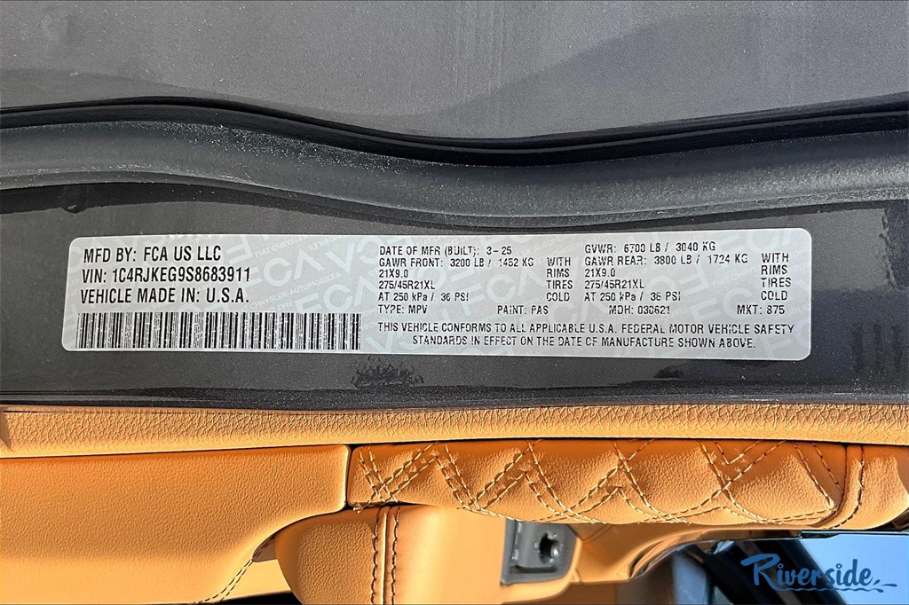 2025 Jeep Grand Cherokee L Summit Reserve photo 12
