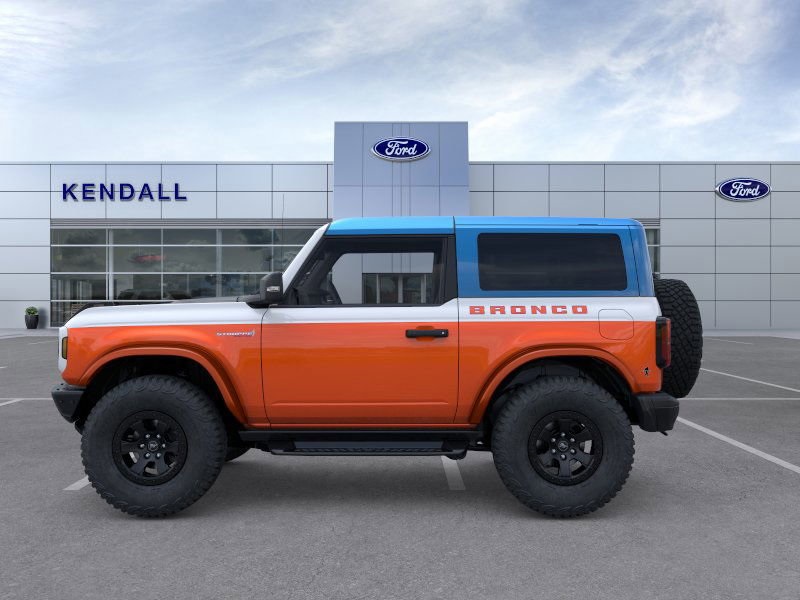 2025 Ford Bronco First Edition photo 3