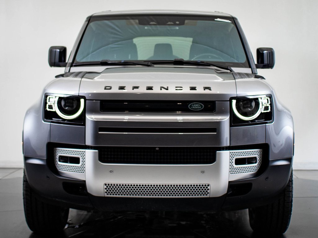 2020 Land Rover Defender 110 SE photo 2