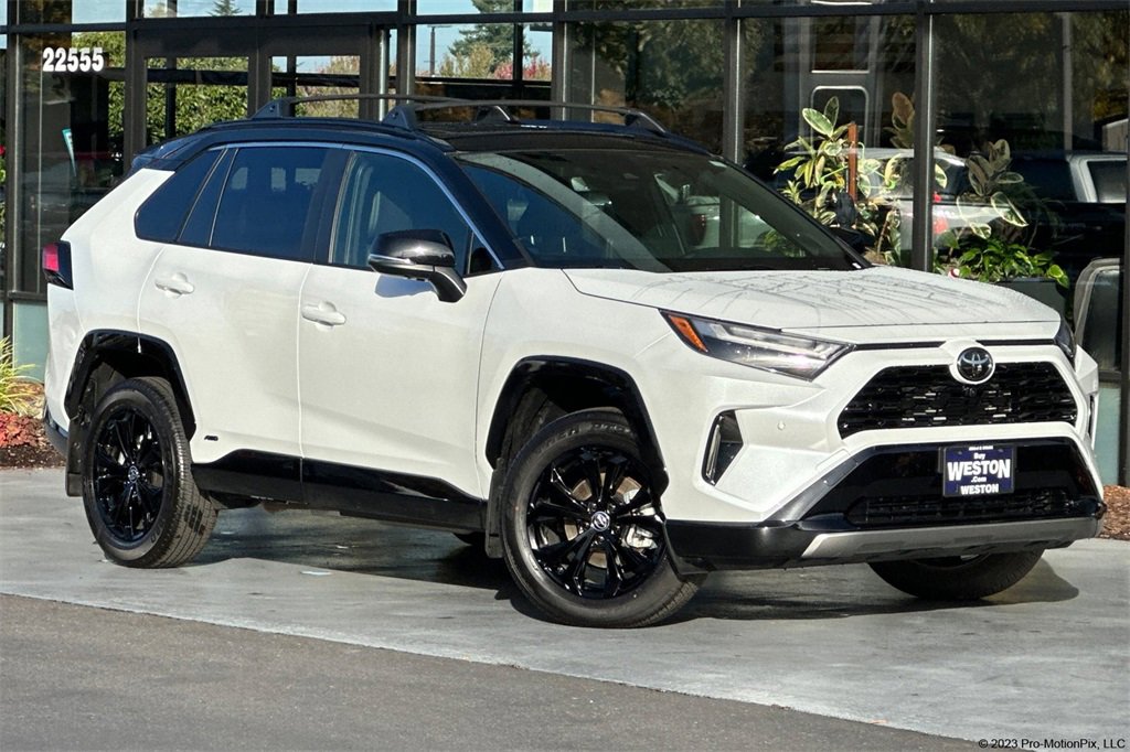 2025 Toyota RAV4 XSE's photo