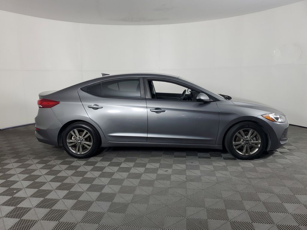 2018 Hyundai Elantra SEL photo 3