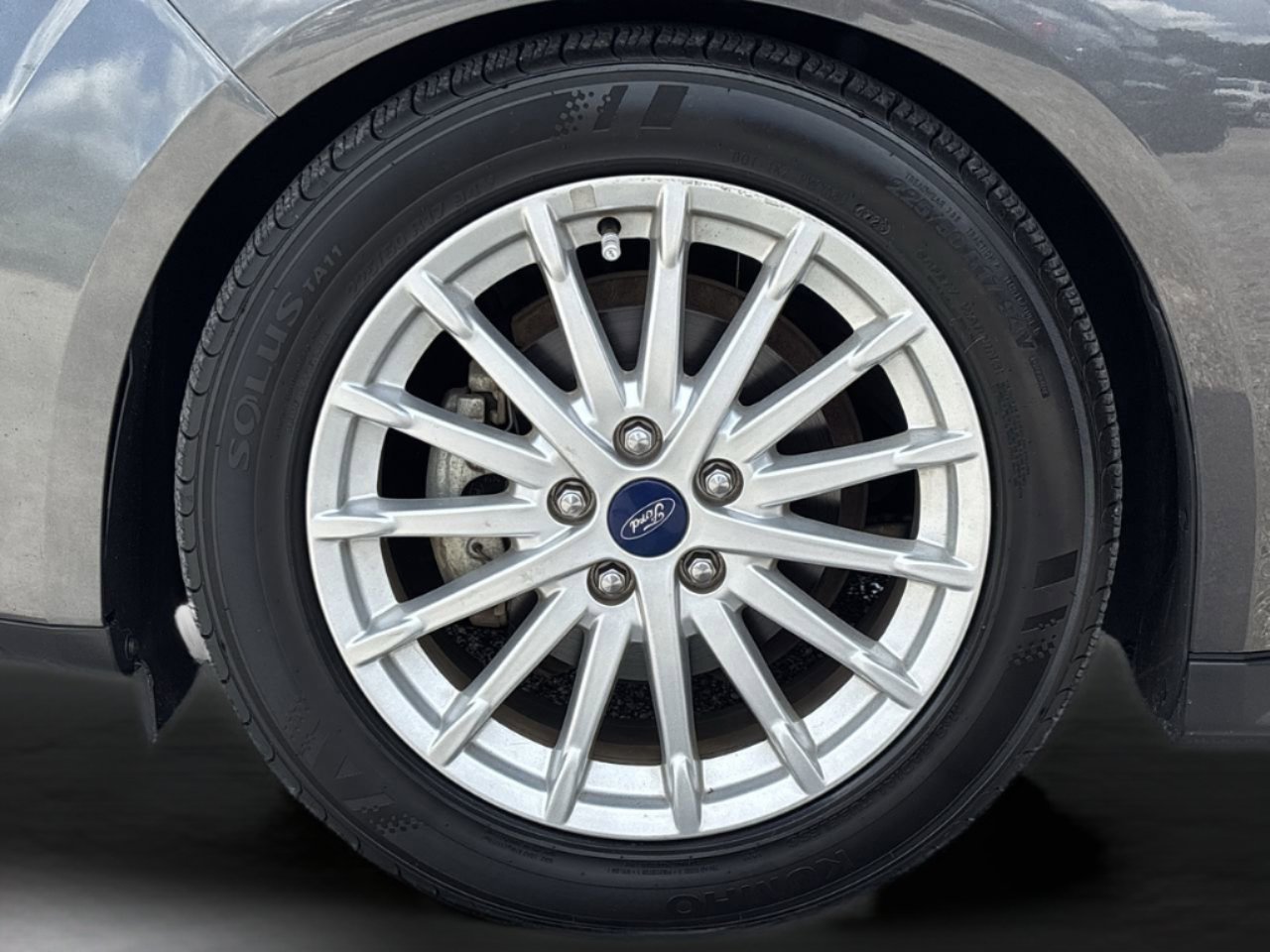 2016 Ford C-Max Hybrid SE photo 27
