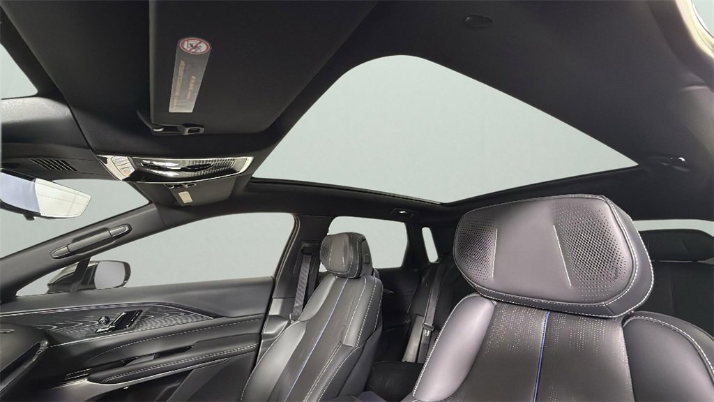 2024 Cadillac Lyriq Luxury photo 26
