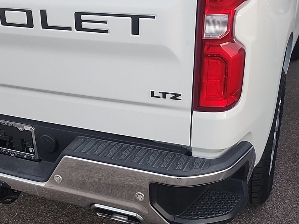 2022 Chevrolet Silverado 1500 LTZ photo 3