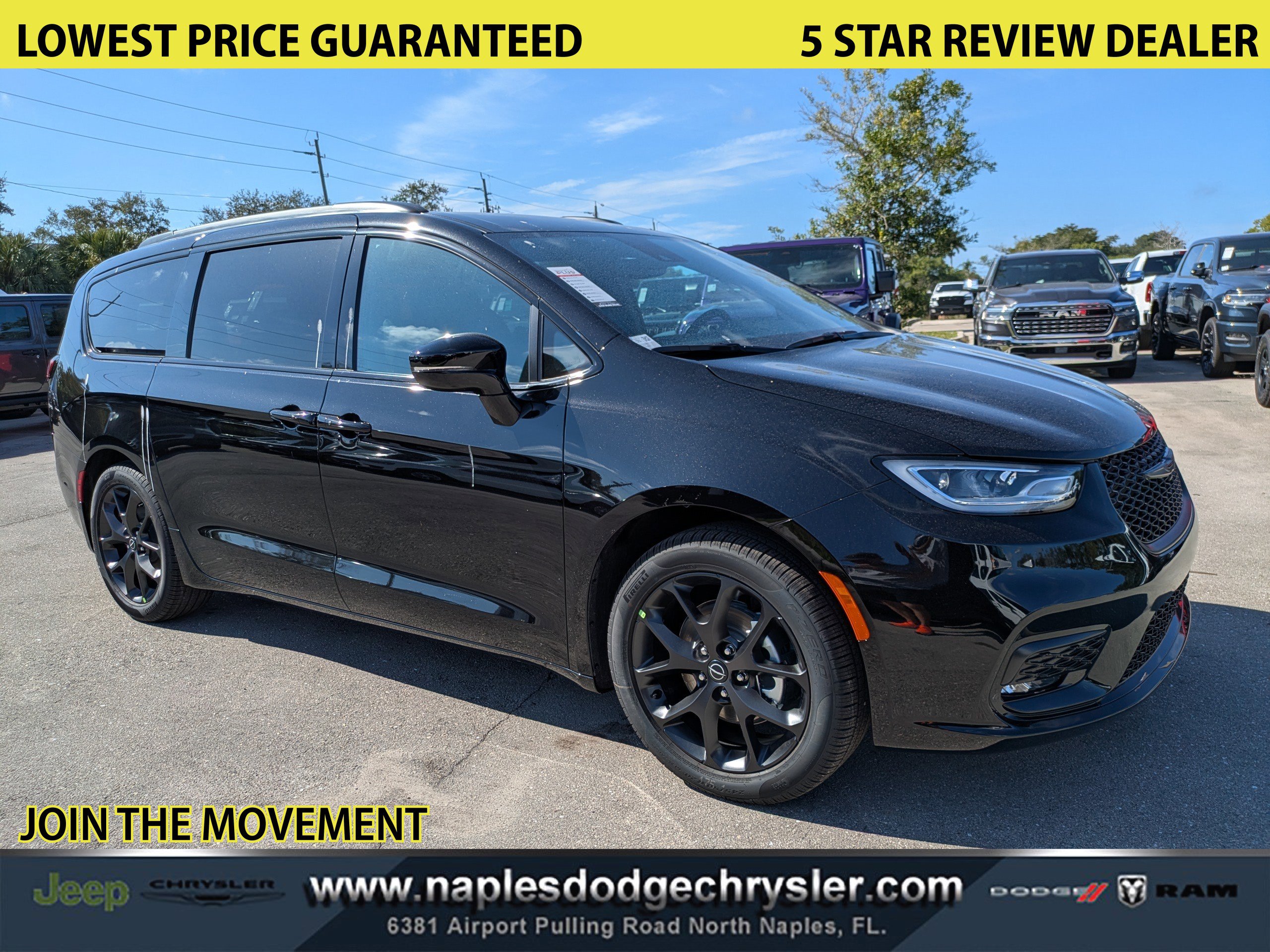 2026 Chrysler Pacifica Select's photo