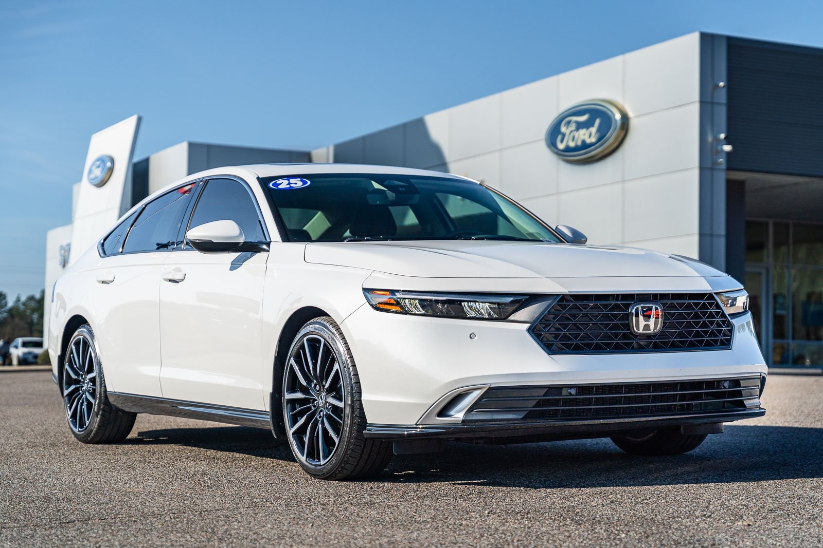 2025 Honda Accord Hybrid Touring's photo