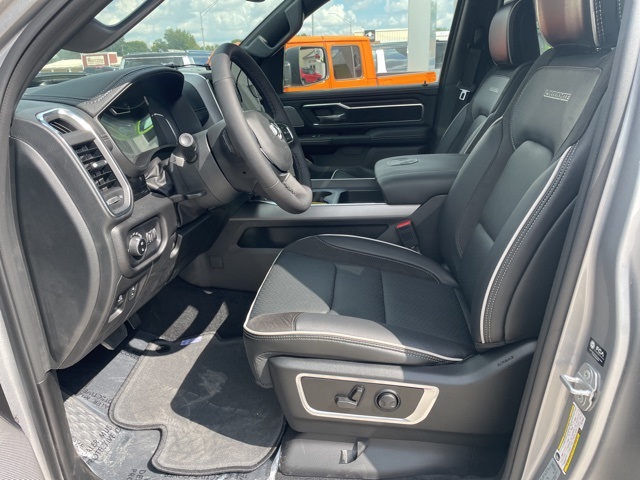 2025 Ram 1500 Laramie photo 5