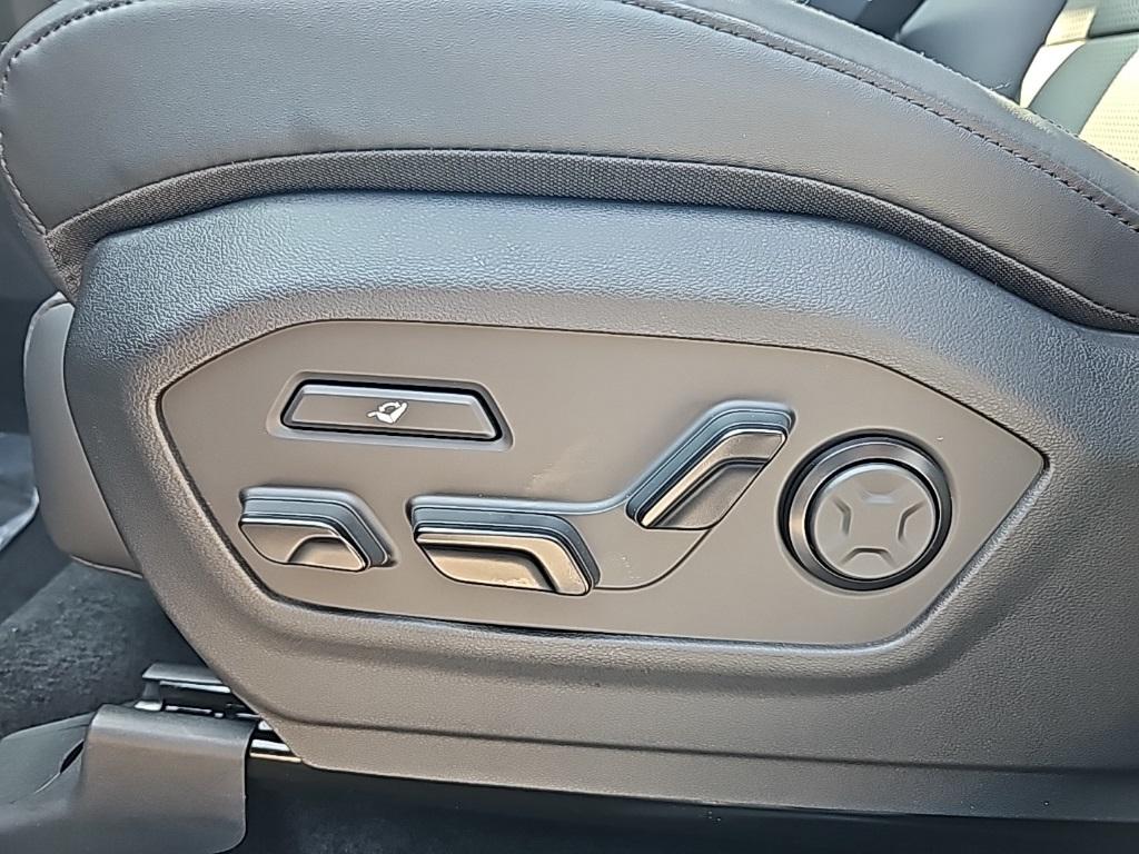2026 Hyundai Santa Fe Calligraphy photo 13