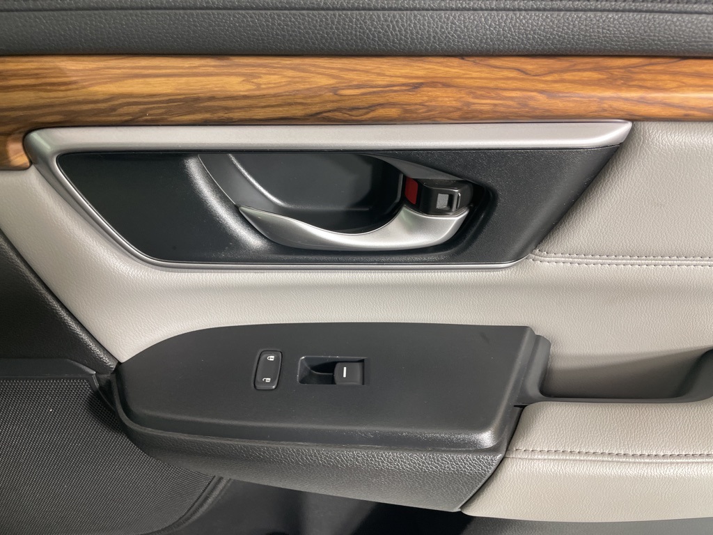 2018 Honda CR-V Touring photo 12