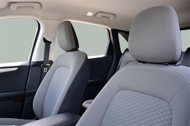 2022 Ford Escape SE photo 3