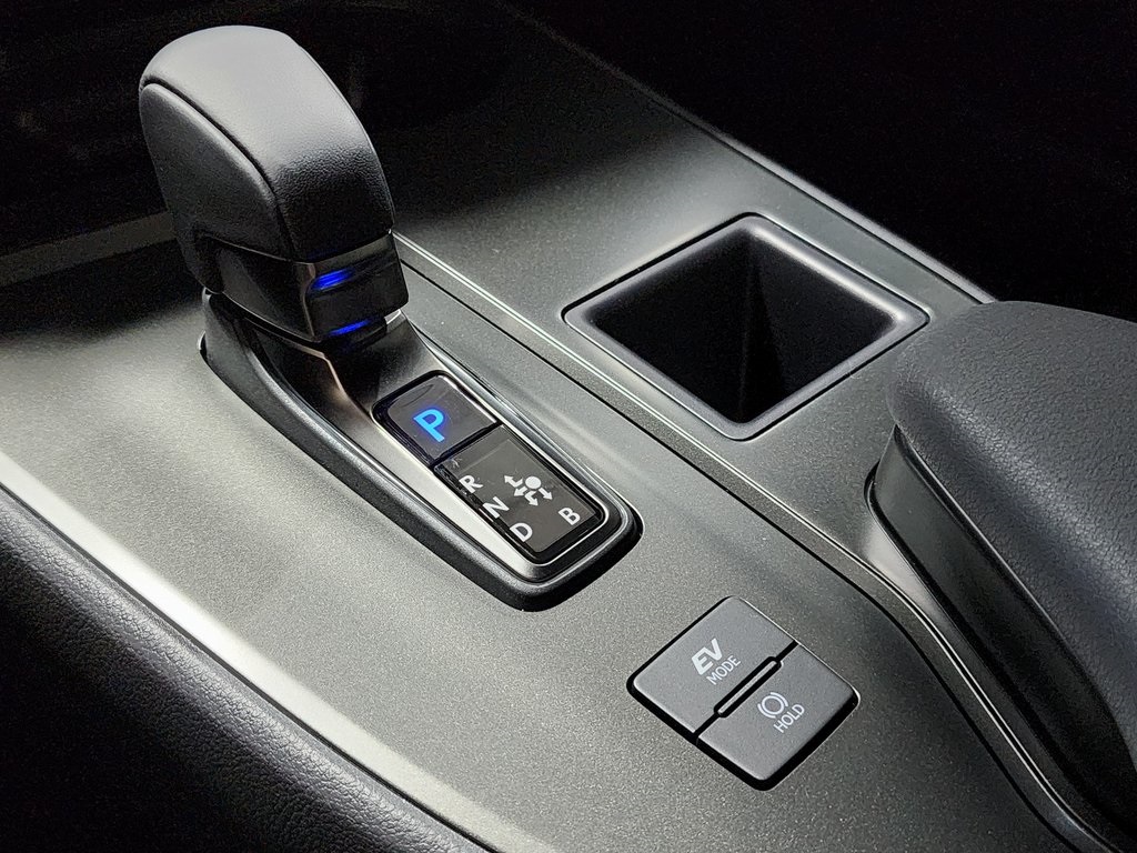 2025 Lexus UX photo 23