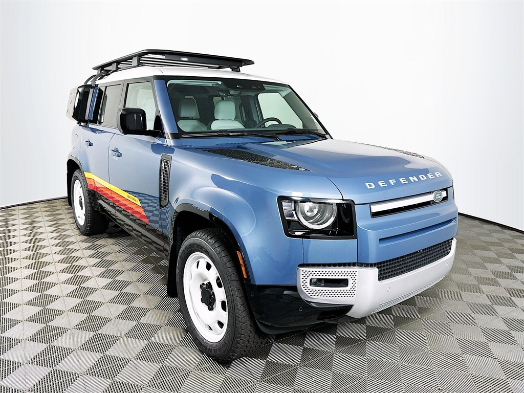 2025 Land Rover Defender 110 S photo 3
