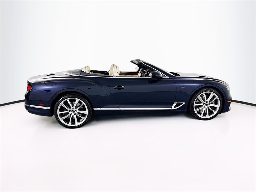 2022 Bentley Continental GT V8 photo 4
